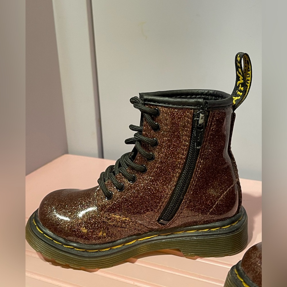 Dr. Martens 7US toddler girl
